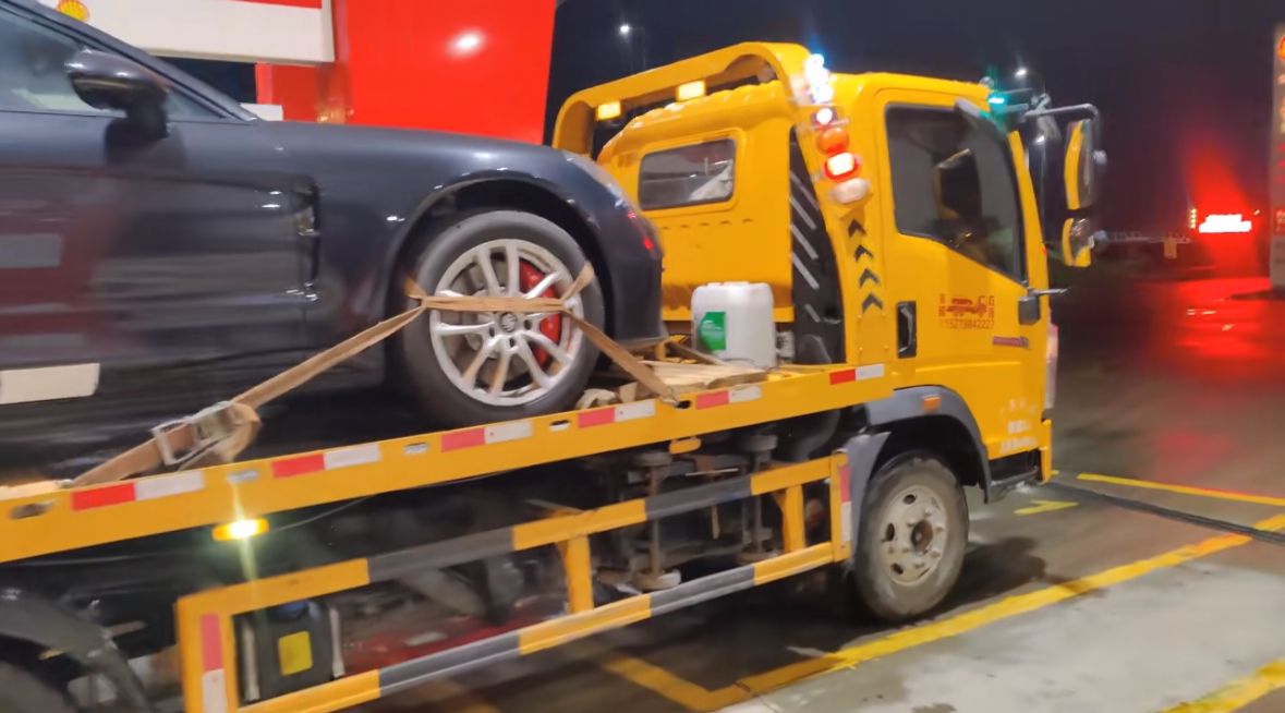 拉萨行车途中遇到突发状况该如何呼叫道路救援？